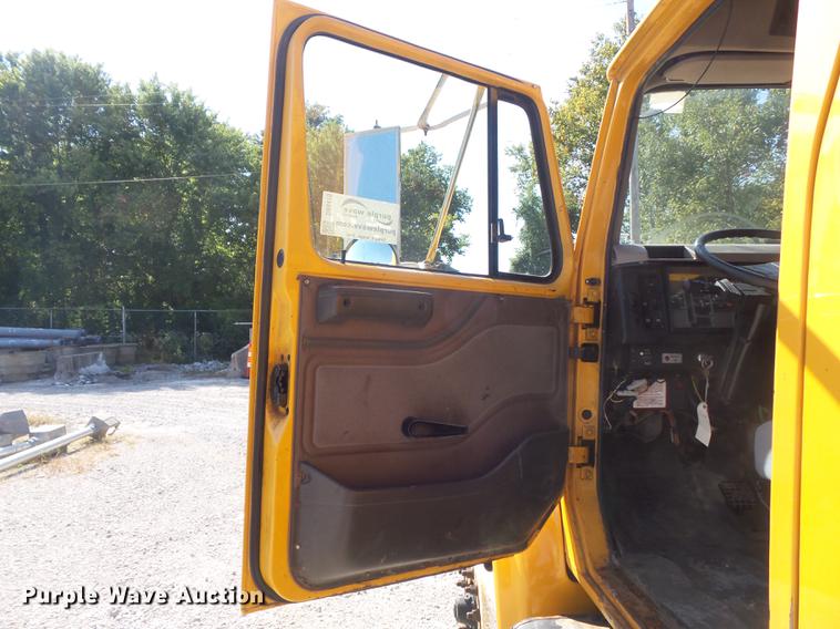 image for item DB6415 2002 International 4900 Crew Cab dump truck