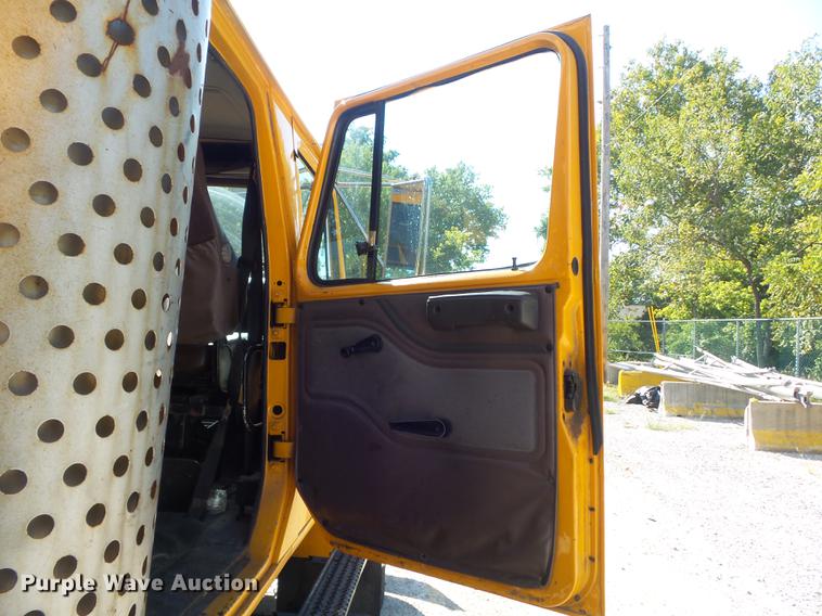 image for item DB6415 2002 International 4900 Crew Cab dump truck