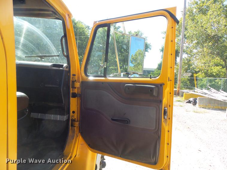 image for item DB6415 2002 International 4900 Crew Cab dump truck