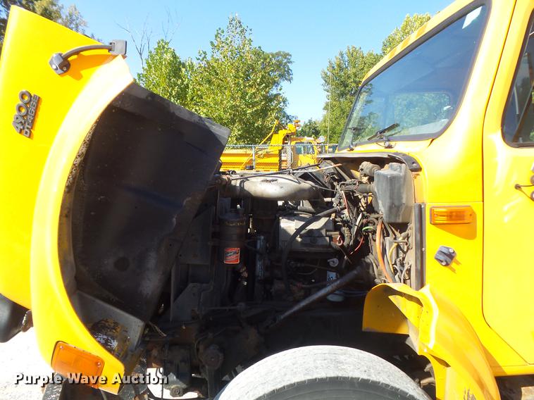 image for item DB6415 2002 International 4900 Crew Cab dump truck