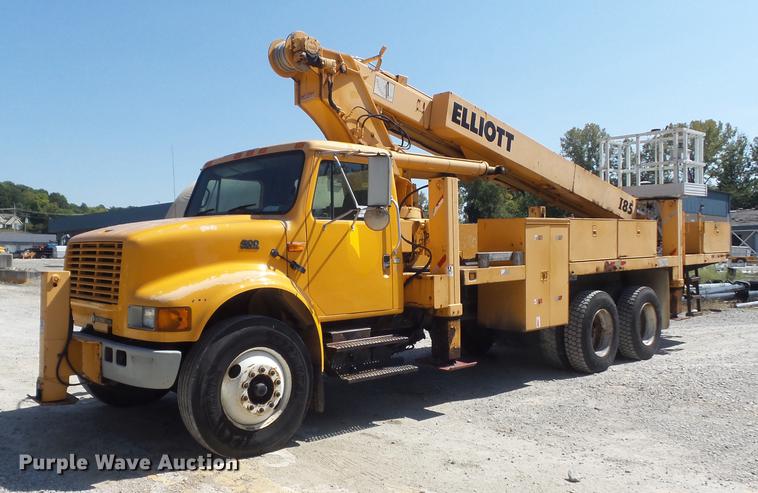 image for item DB6416 2002 International 4900 bucket truck