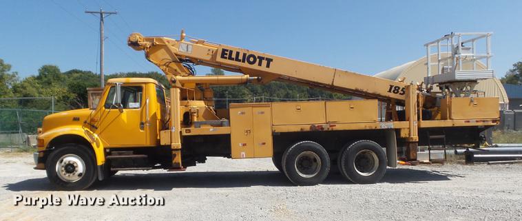 image for item DB6416 2002 International 4900 bucket truck