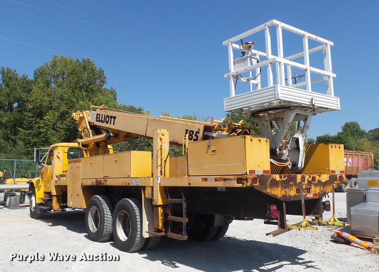image for item DB6416 2002 International 4900 bucket truck