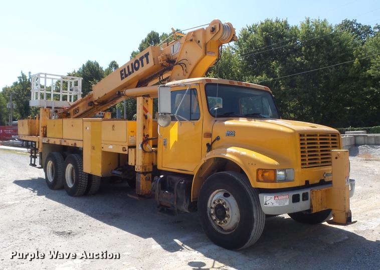 image for item DB6416 2002 International 4900 bucket truck