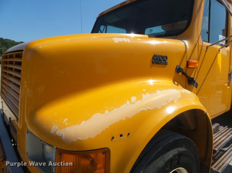 image for item DB6416 2002 International 4900 bucket truck