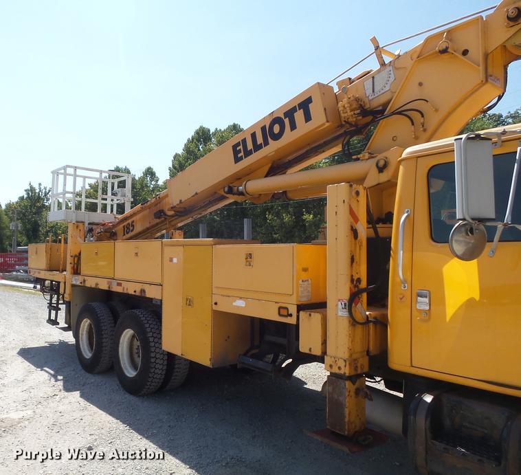 image for item DB6416 2002 International 4900 bucket truck