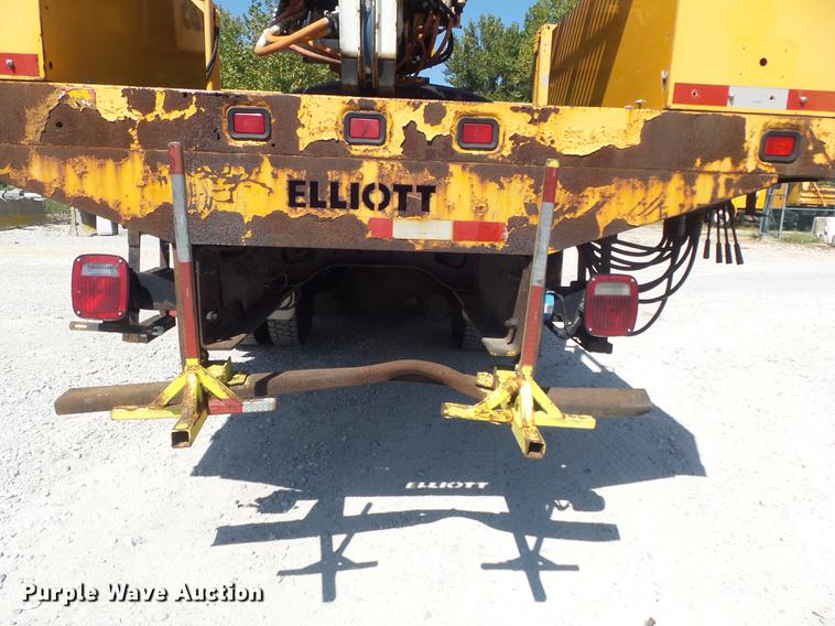 image for item DB6416 2002 International 4900 bucket truck