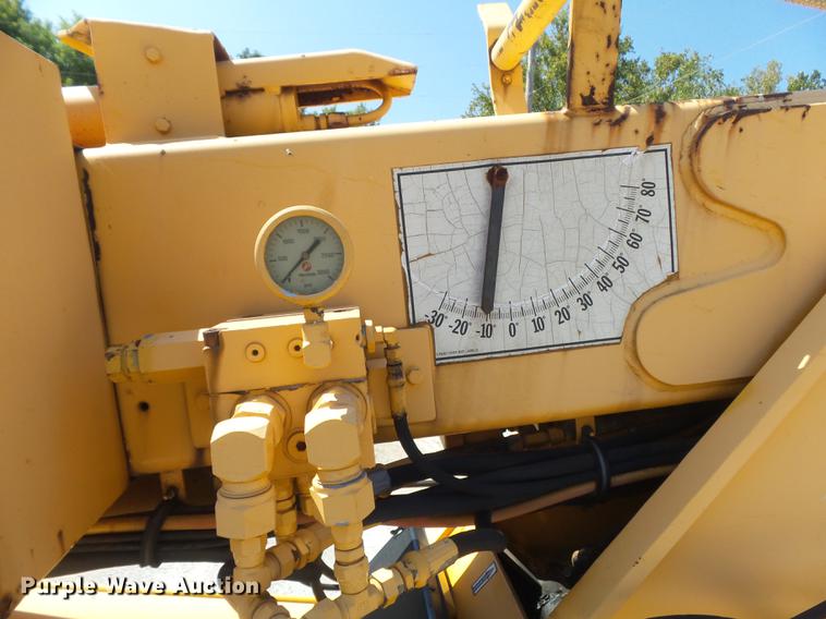 image for item DB6416 2002 International 4900 bucket truck