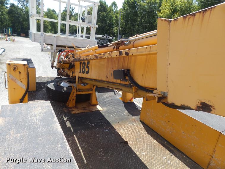 image for item DB6416 2002 International 4900 bucket truck