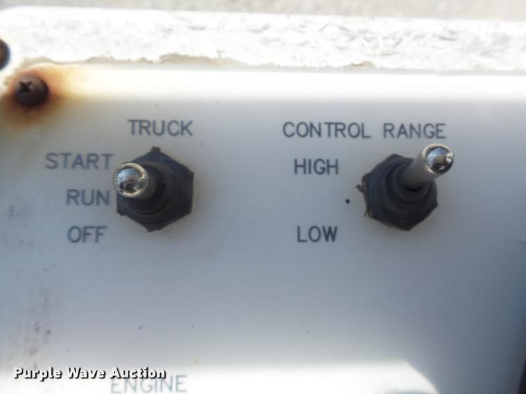 image for item DB6416 2002 International 4900 bucket truck