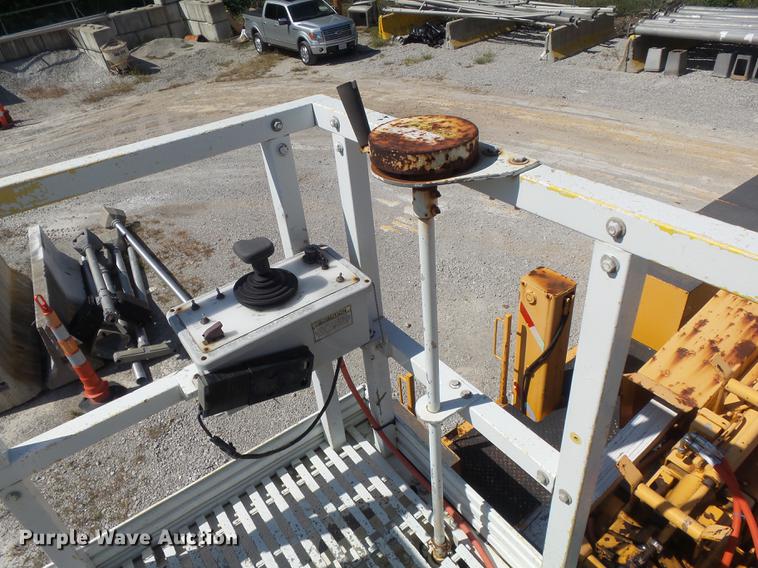 image for item DB6416 2002 International 4900 bucket truck