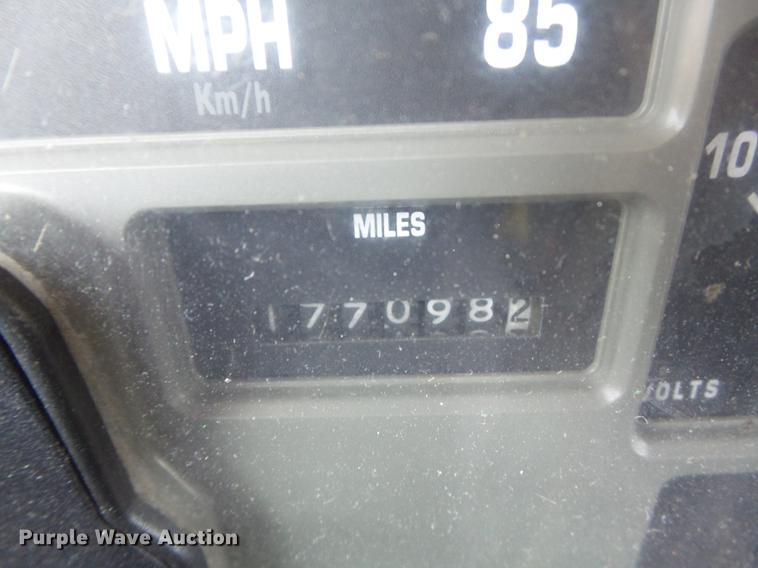 image for item DB6416 2002 International 4900 bucket truck