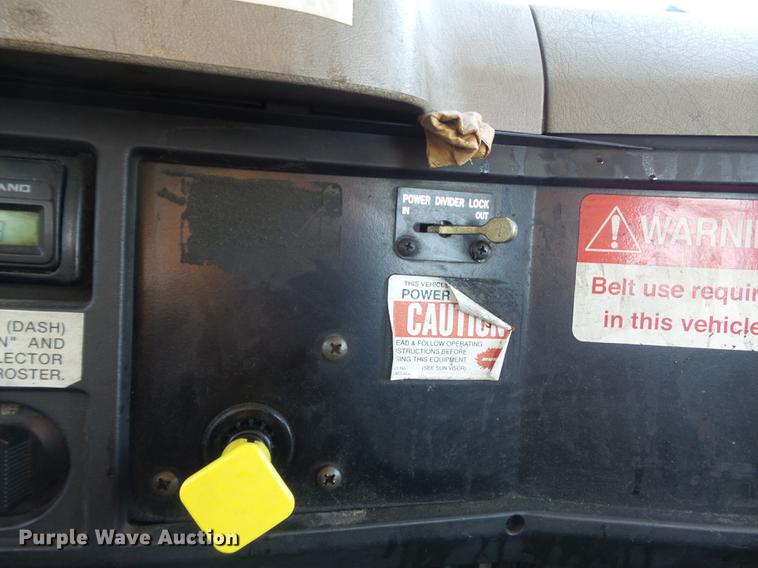 image for item DB6416 2002 International 4900 bucket truck