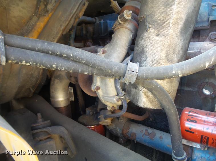 image for item DB6416 2002 International 4900 bucket truck