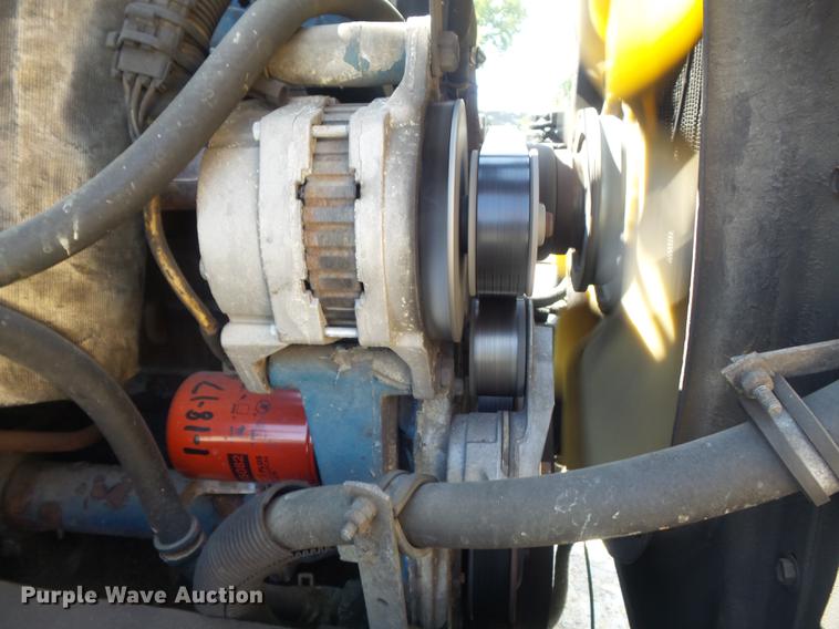 image for item DB6416 2002 International 4900 bucket truck