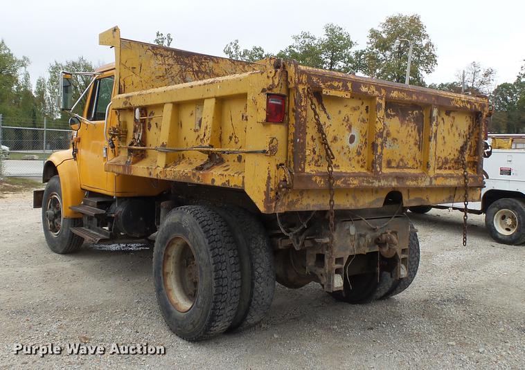 image for item DB7382 1995 International 4900 dump truck