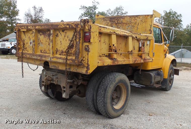 image for item DB7382 1995 International 4900 dump truck
