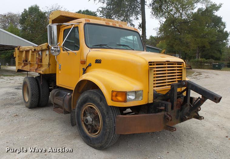 image for item DB7382 1995 International 4900 dump truck