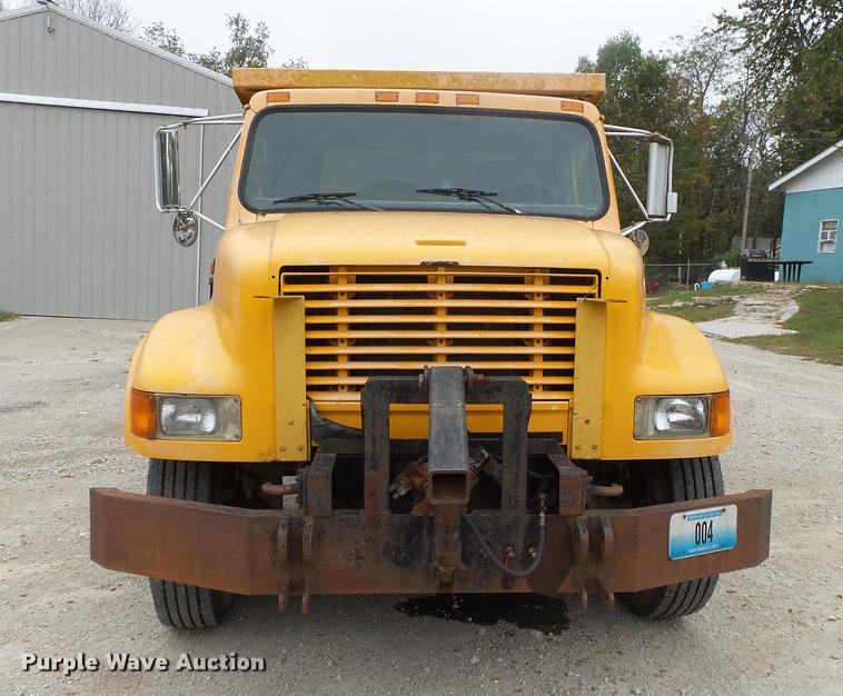 image for item DB7382 1995 International 4900 dump truck