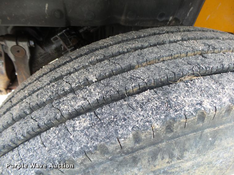 image for item DB7382 1995 International 4900 dump truck