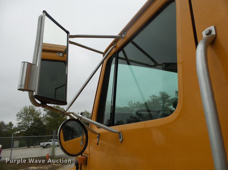 image for item DB7382 1995 International 4900 dump truck