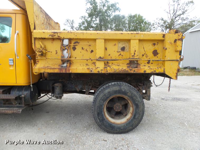 image for item DB7382 1995 International 4900 dump truck