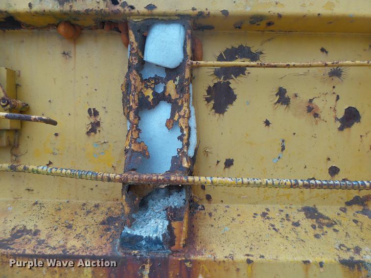 image for item DB7382 1995 International 4900 dump truck