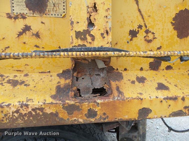 image for item DB7382 1995 International 4900 dump truck