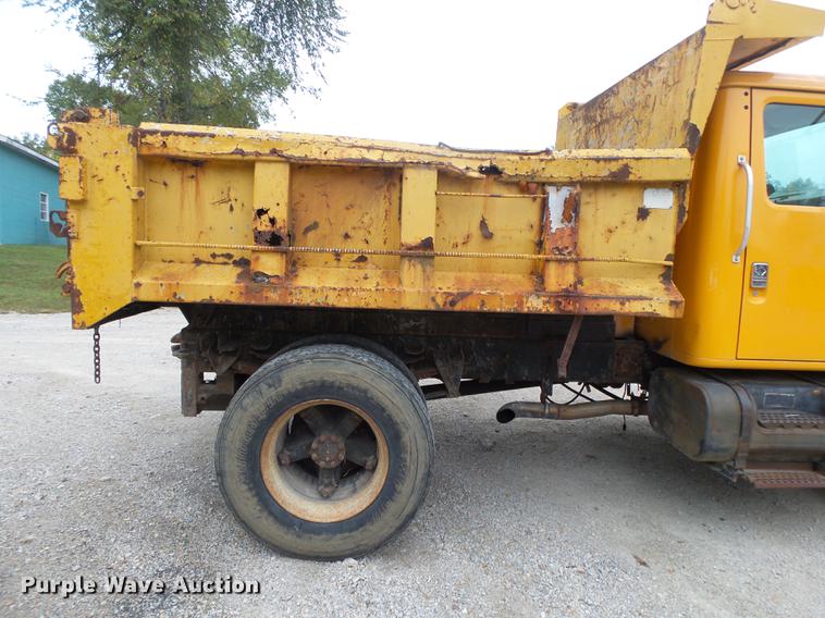 image for item DB7382 1995 International 4900 dump truck