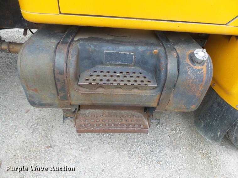 image for item DB7382 1995 International 4900 dump truck