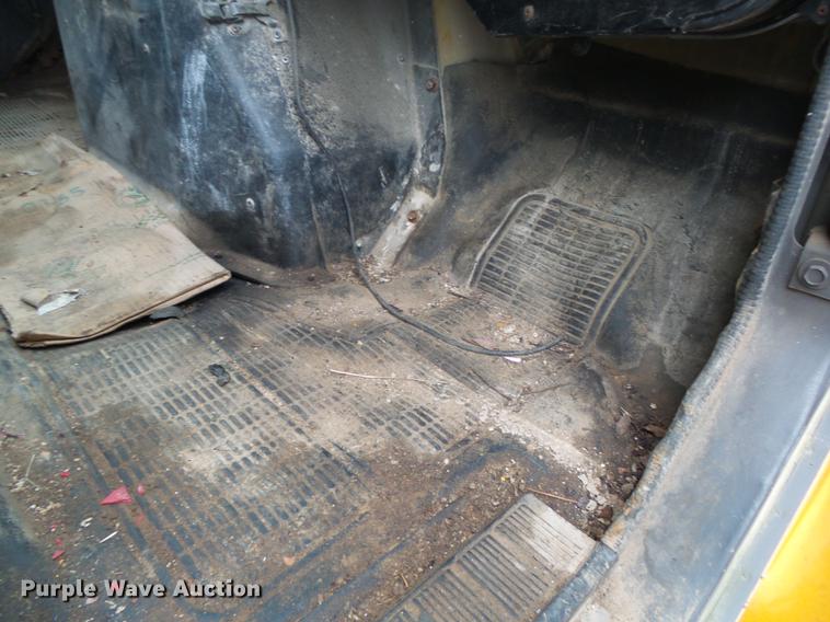 image for item DB7382 1995 International 4900 dump truck