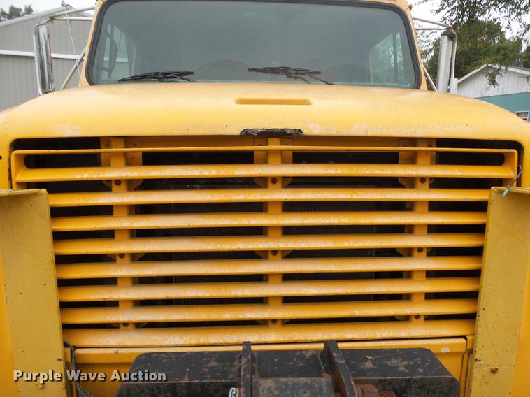 image for item DB7382 1995 International 4900 dump truck