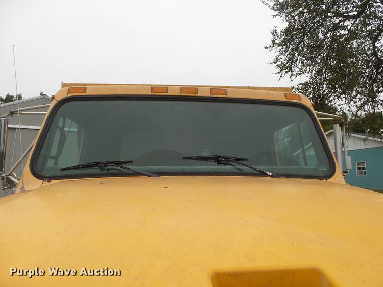 image for item DB7382 1995 International 4900 dump truck