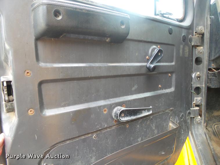 image for item DB7382 1995 International 4900 dump truck