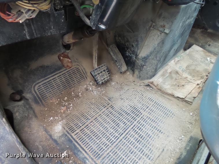 image for item DB7382 1995 International 4900 dump truck