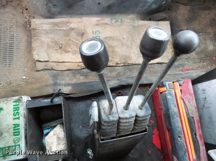 image for item DB7382 1995 International 4900 dump truck