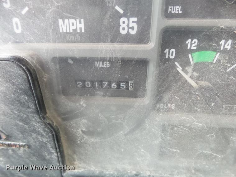 image for item DB7382 1995 International 4900 dump truck