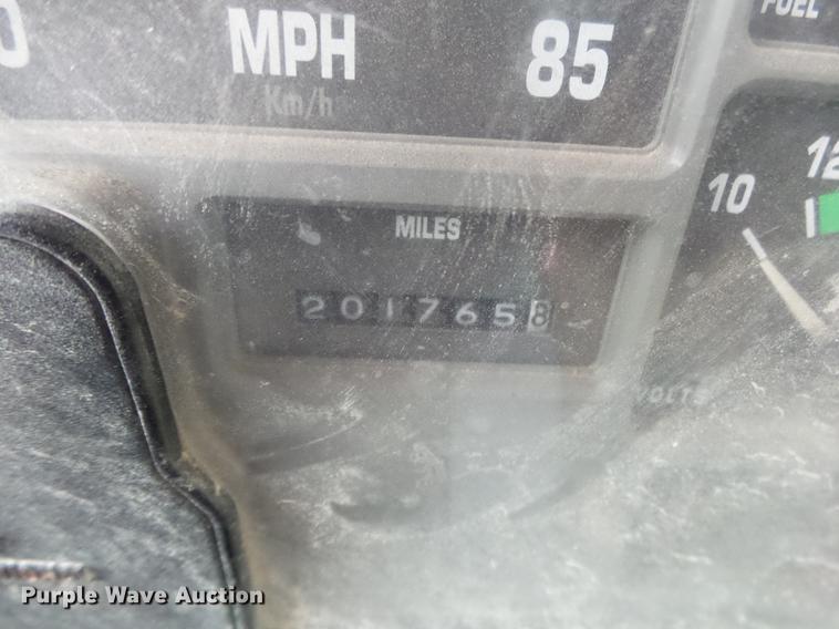 image for item DB7382 1995 International 4900 dump truck