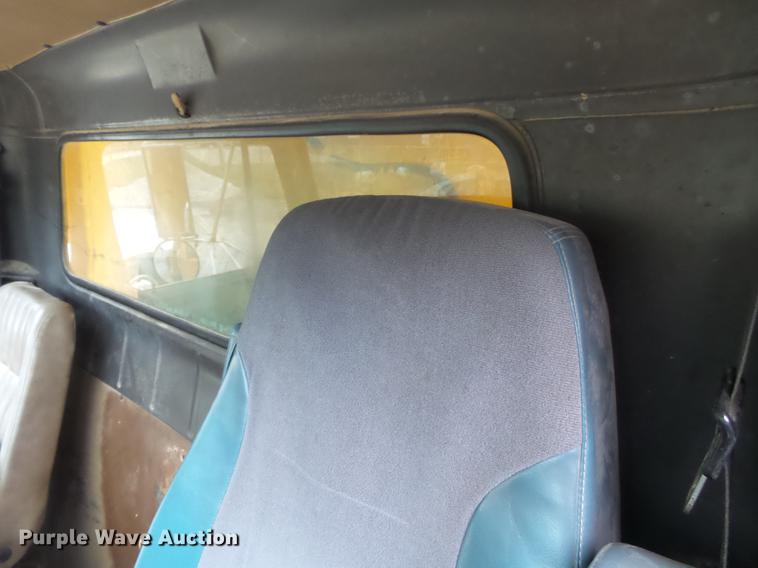 image for item DB7382 1995 International 4900 dump truck