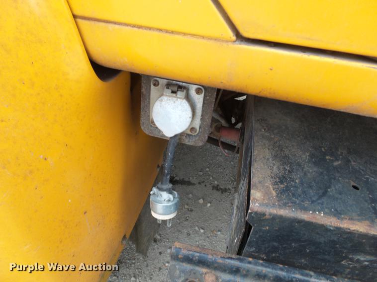 image for item DB7382 1995 International 4900 dump truck