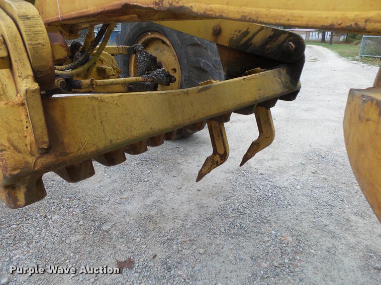 image for item DB7384 1958 Caterpillar 12 rigid frame motor grader