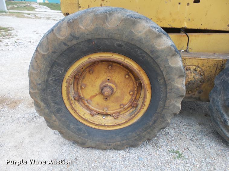 image for item DB7384 1958 Caterpillar 12 rigid frame motor grader