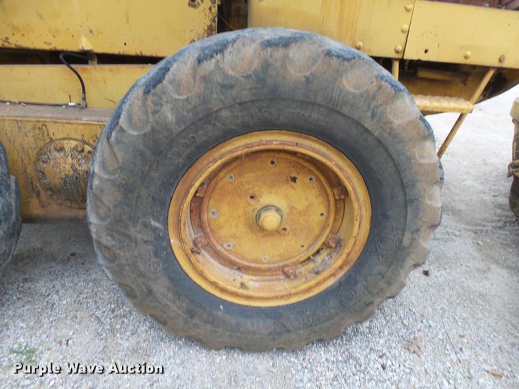 image for item DB7384 1958 Caterpillar 12 rigid frame motor grader