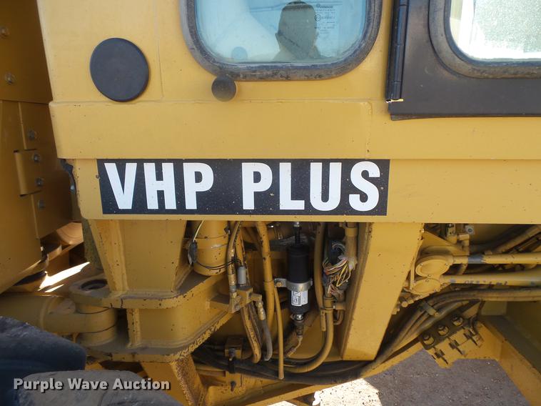 image for item DB8125 2006 Caterpillar 140H VHP Plus motor grader