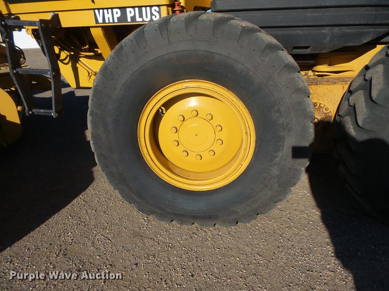 image for item DB8125 2006 Caterpillar 140H VHP Plus motor grader