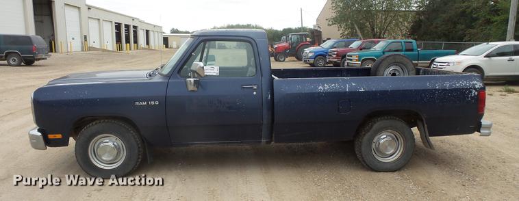 image for item DB8127 1992 Dodge D150 pickup truck
