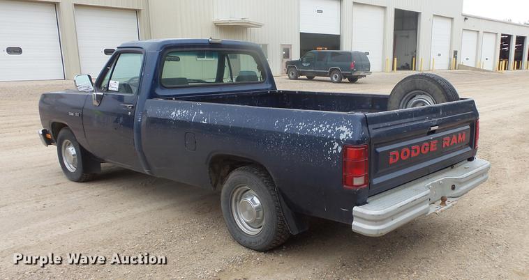 image for item DB8127 1992 Dodge D150 pickup truck