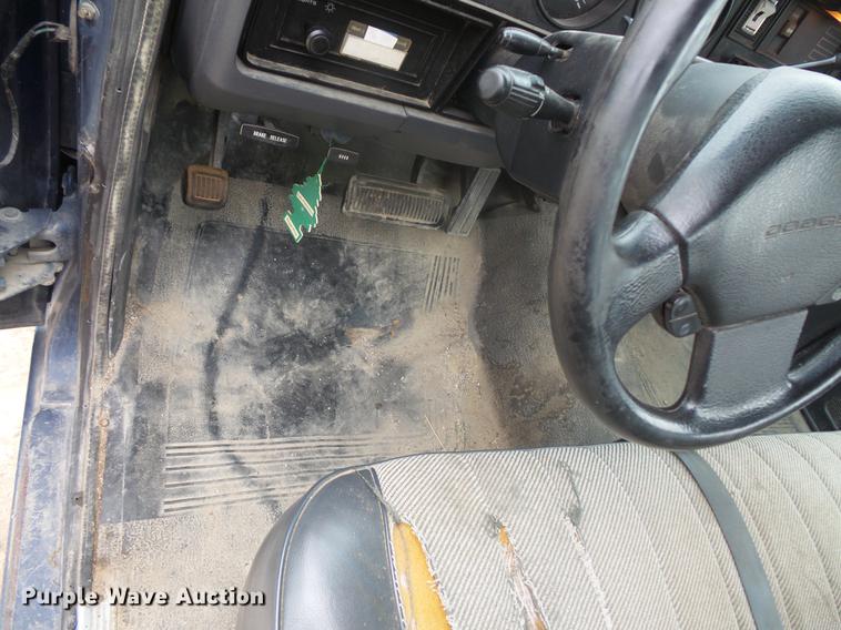 image for item DB8127 1992 Dodge D150 pickup truck