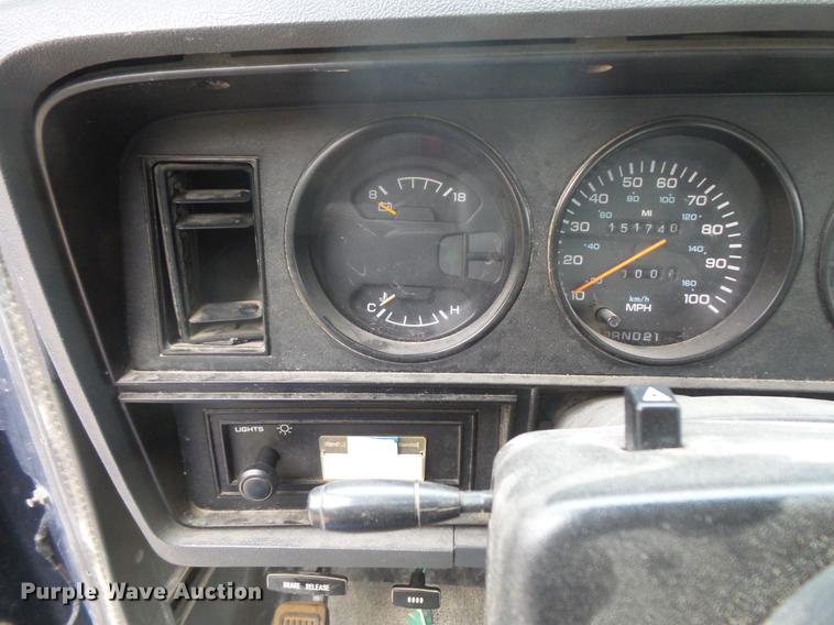 image for item DB8127 1992 Dodge D150 pickup truck