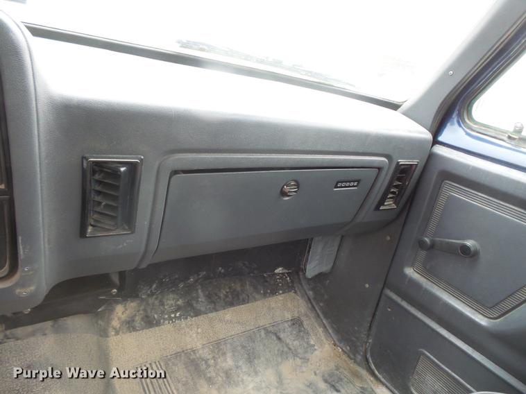 image for item DB8127 1992 Dodge D150 pickup truck